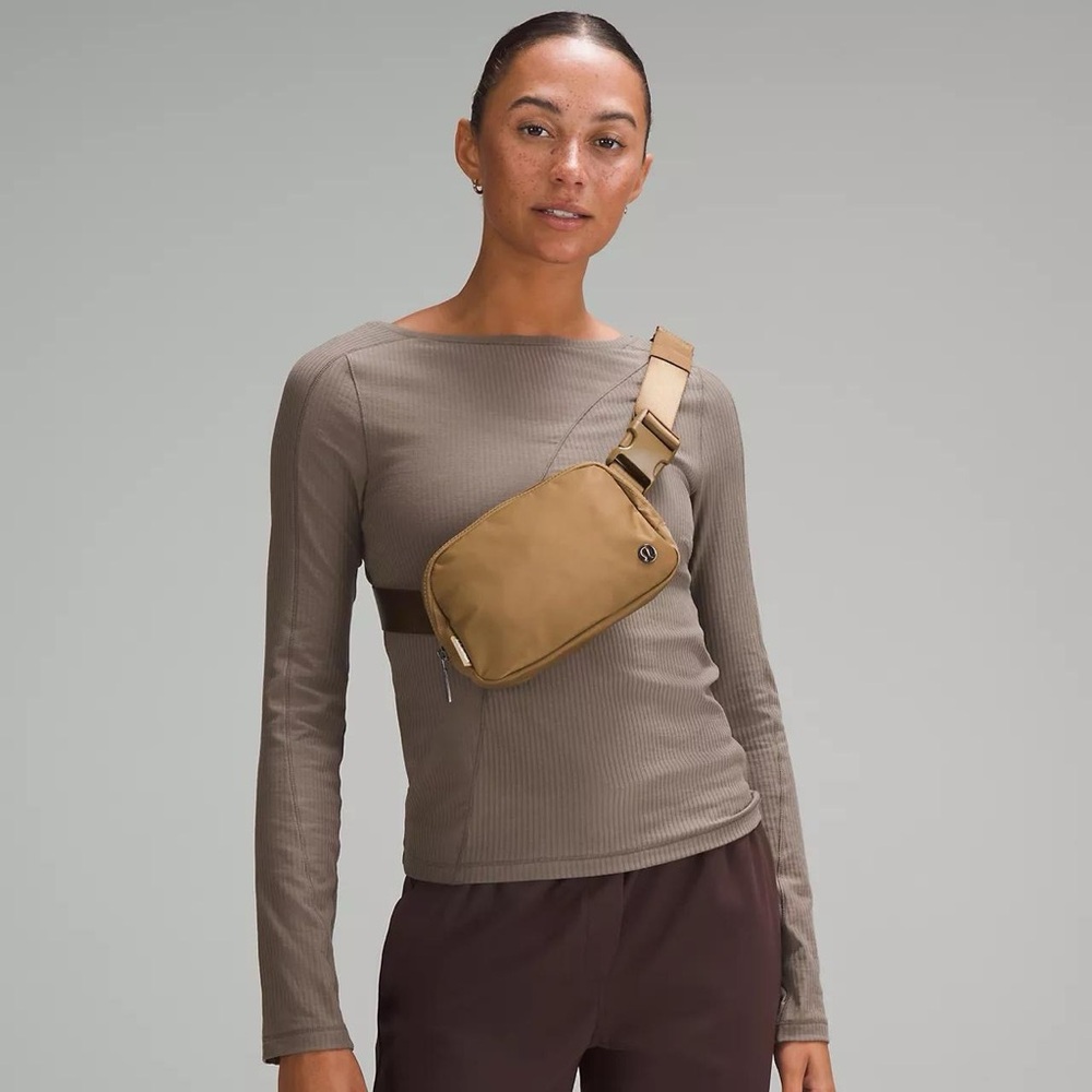 Lululemon Everywhere Belt Bag 1L- Allspice